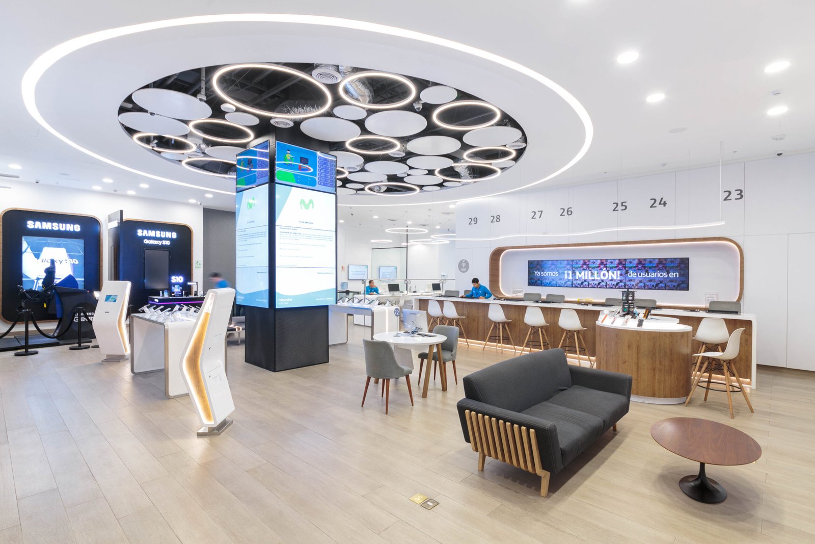 Flagship Store MOVISTAR Peru