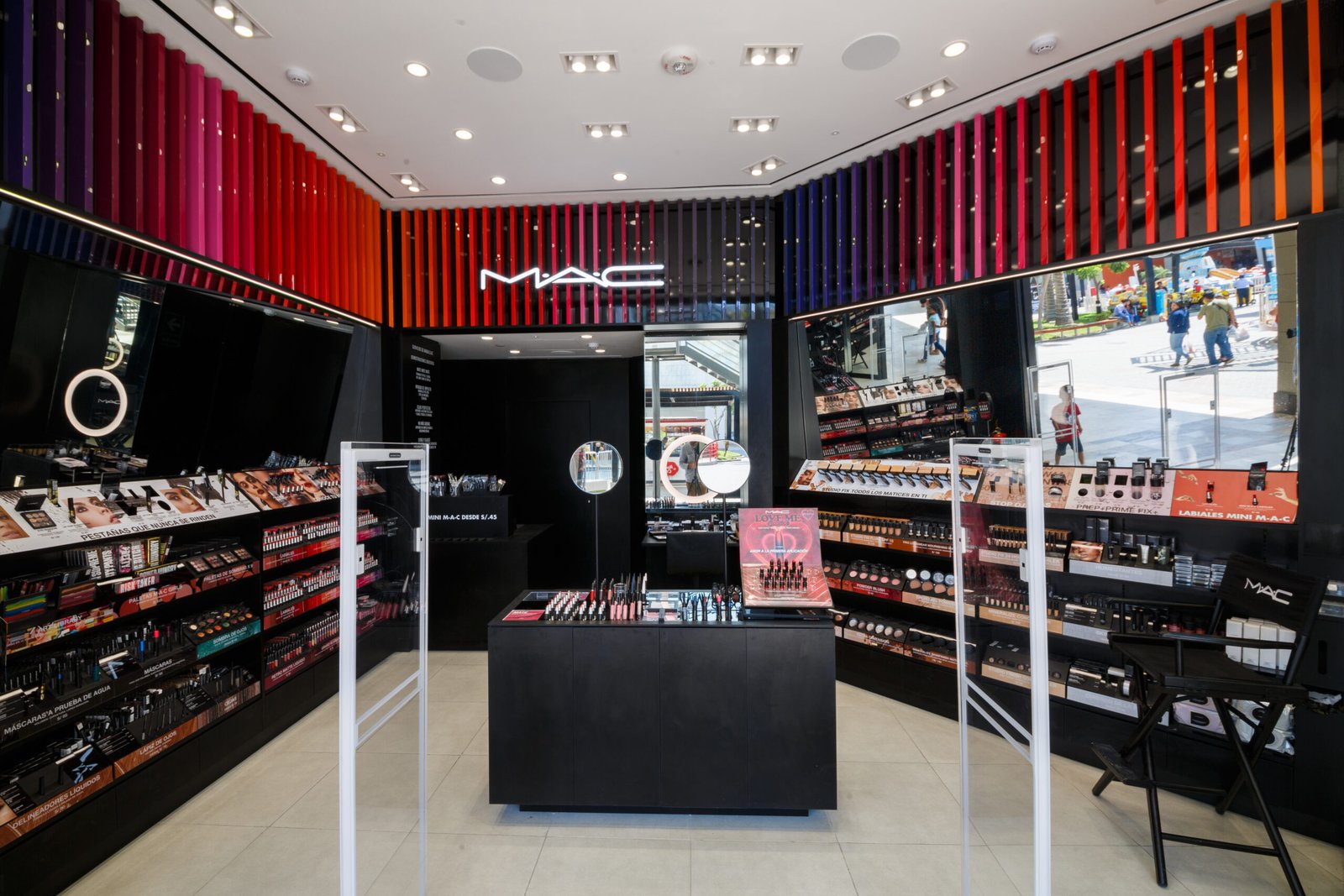 Free Standing Store MAC Cosmetics